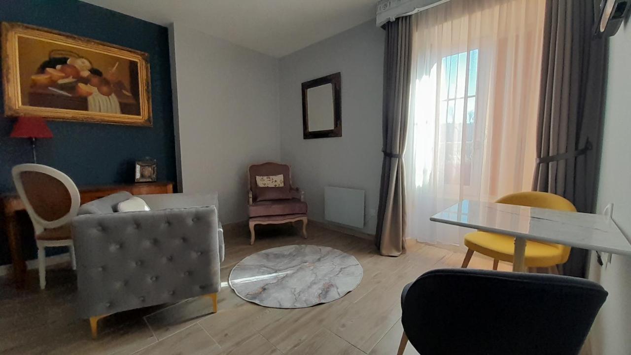 إستين B&B Manoir De La Fabregues المظهر الخارجي الصورة