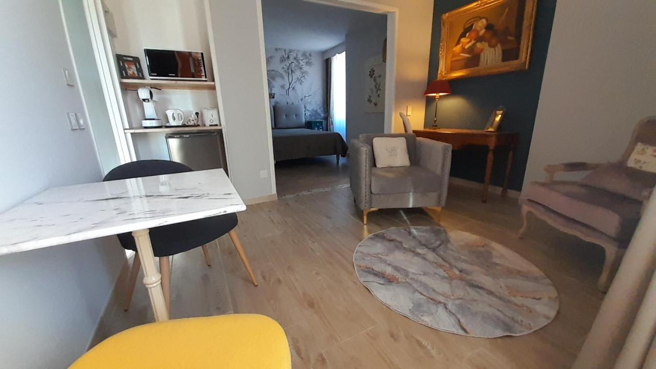 إستين B&B Manoir De La Fabregues المظهر الخارجي الصورة